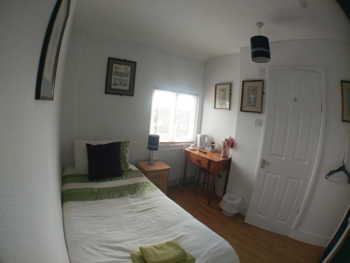 The Rifle Volunteer Bed & Breakfast Ware Rom bilde